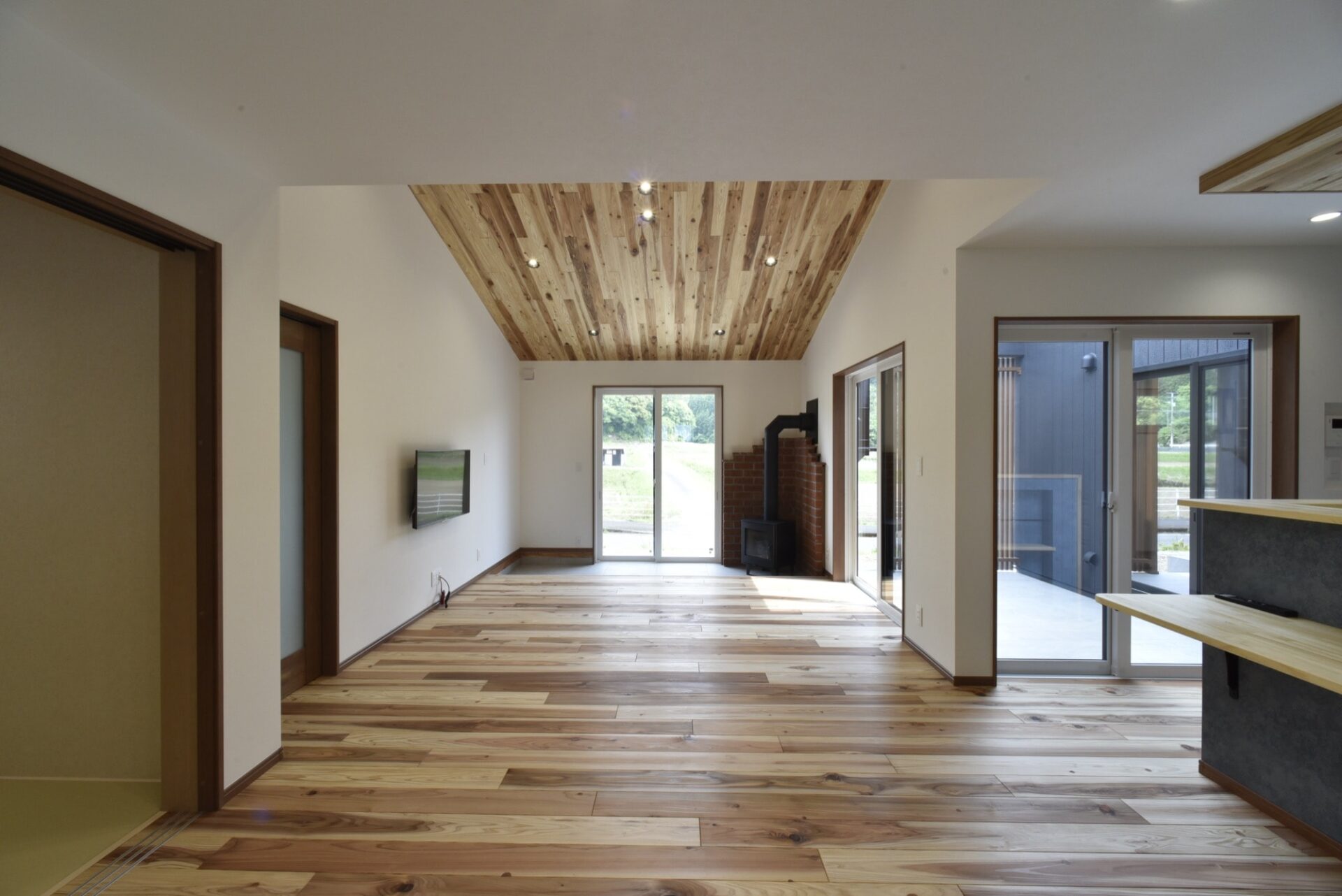 薪ストーブのある和モダンな平屋