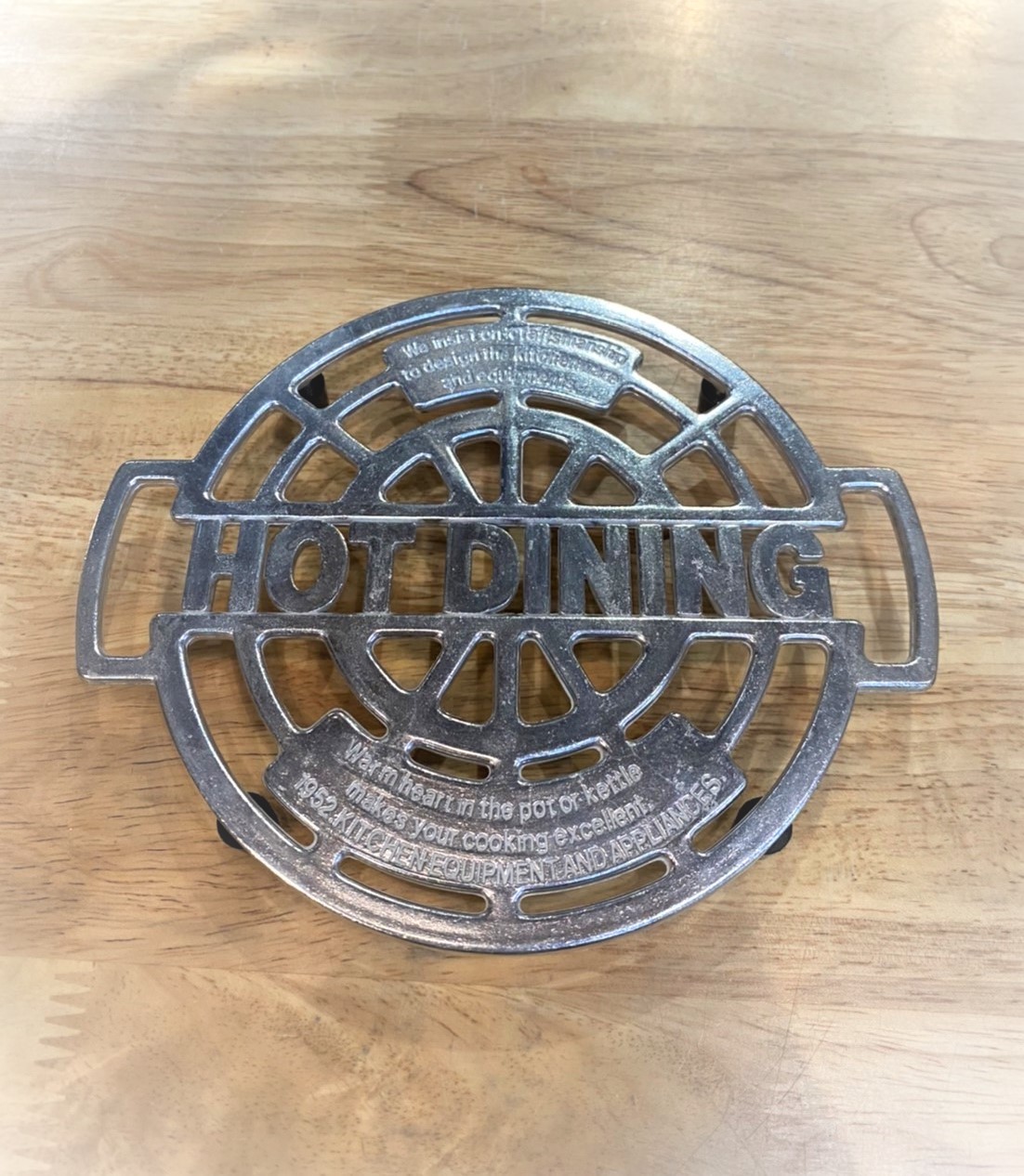 Aluminum trivet