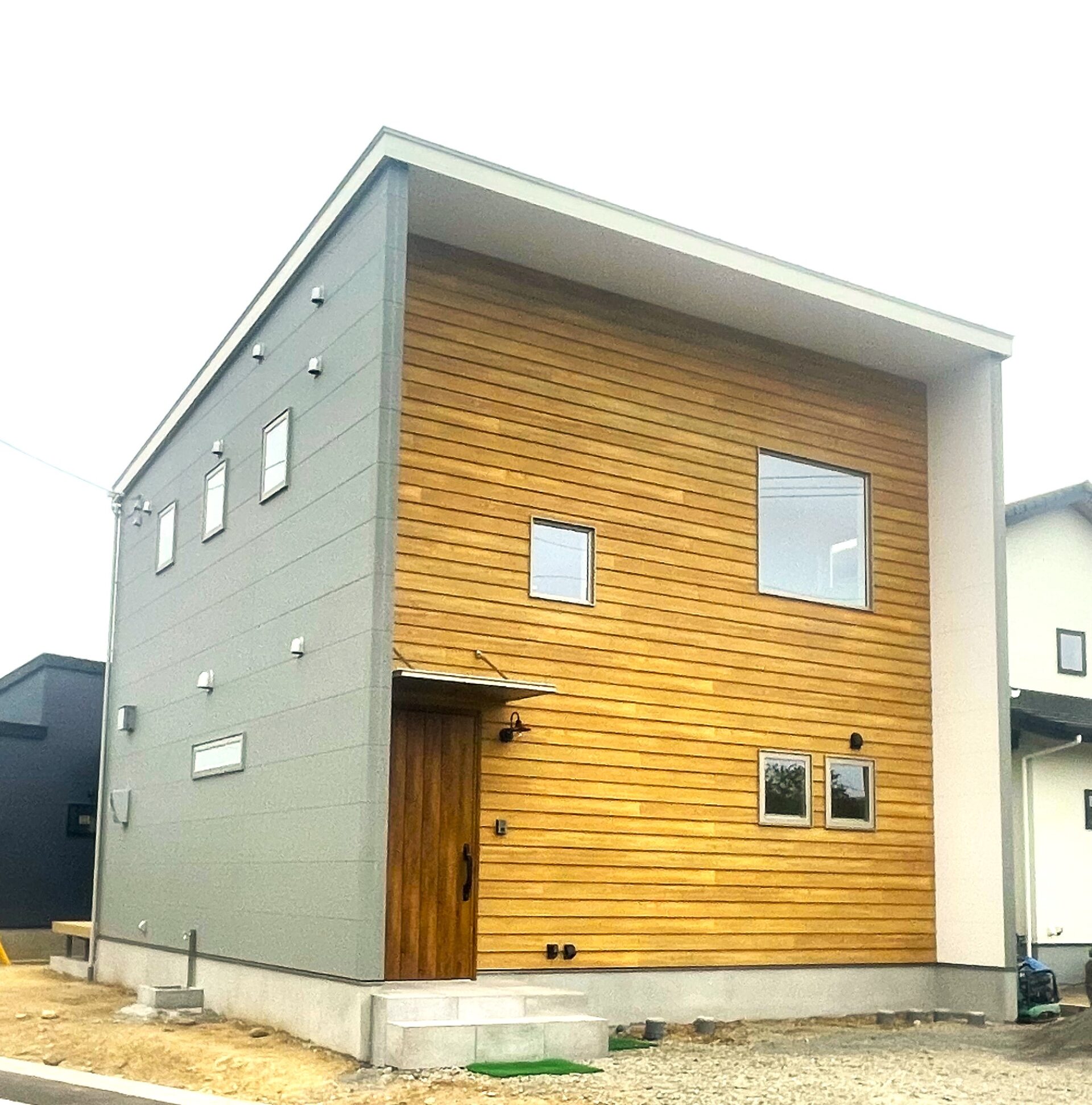 かわいい作業部屋のついたシンプルモダンの家