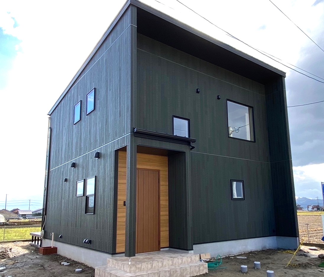 収納が充実したシンプルモダンなスクエアデザインの家