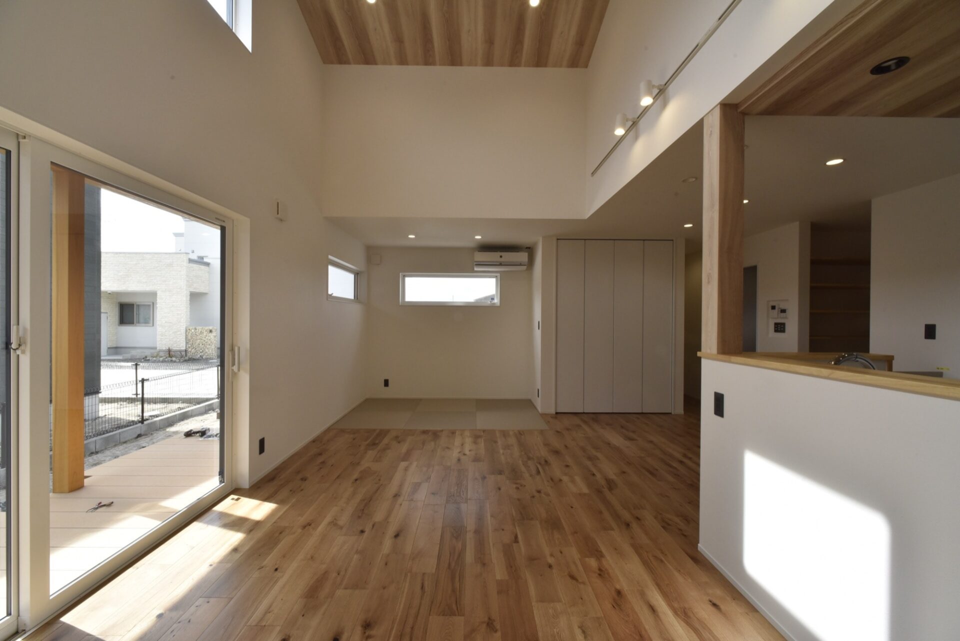 カバードポーチのある平屋の住まい