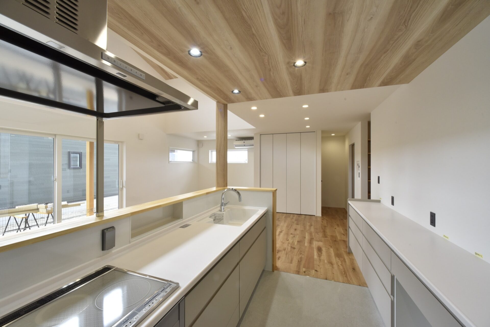 カバードポーチのある平屋の住まい