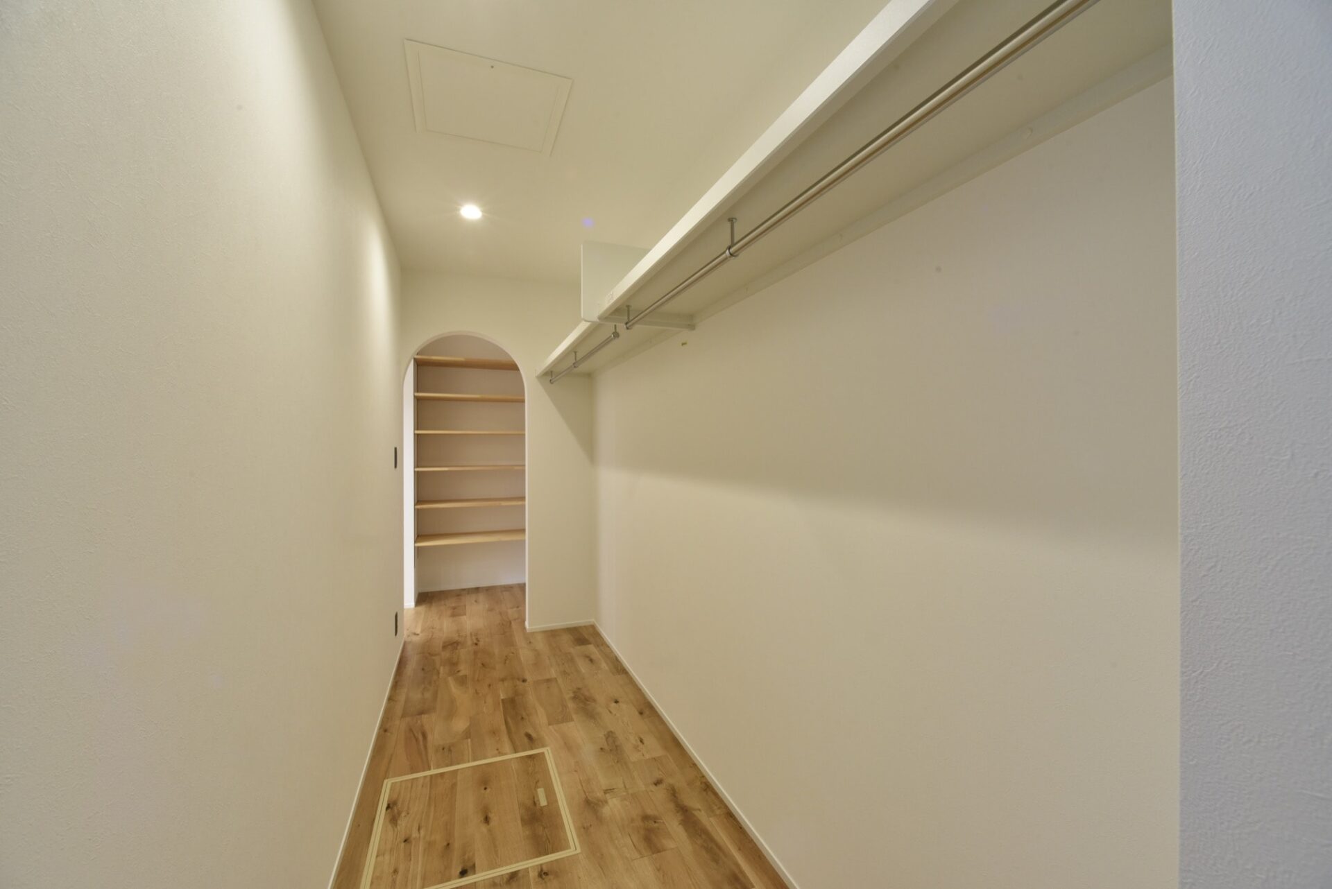 カバードポーチのある平屋の住まい