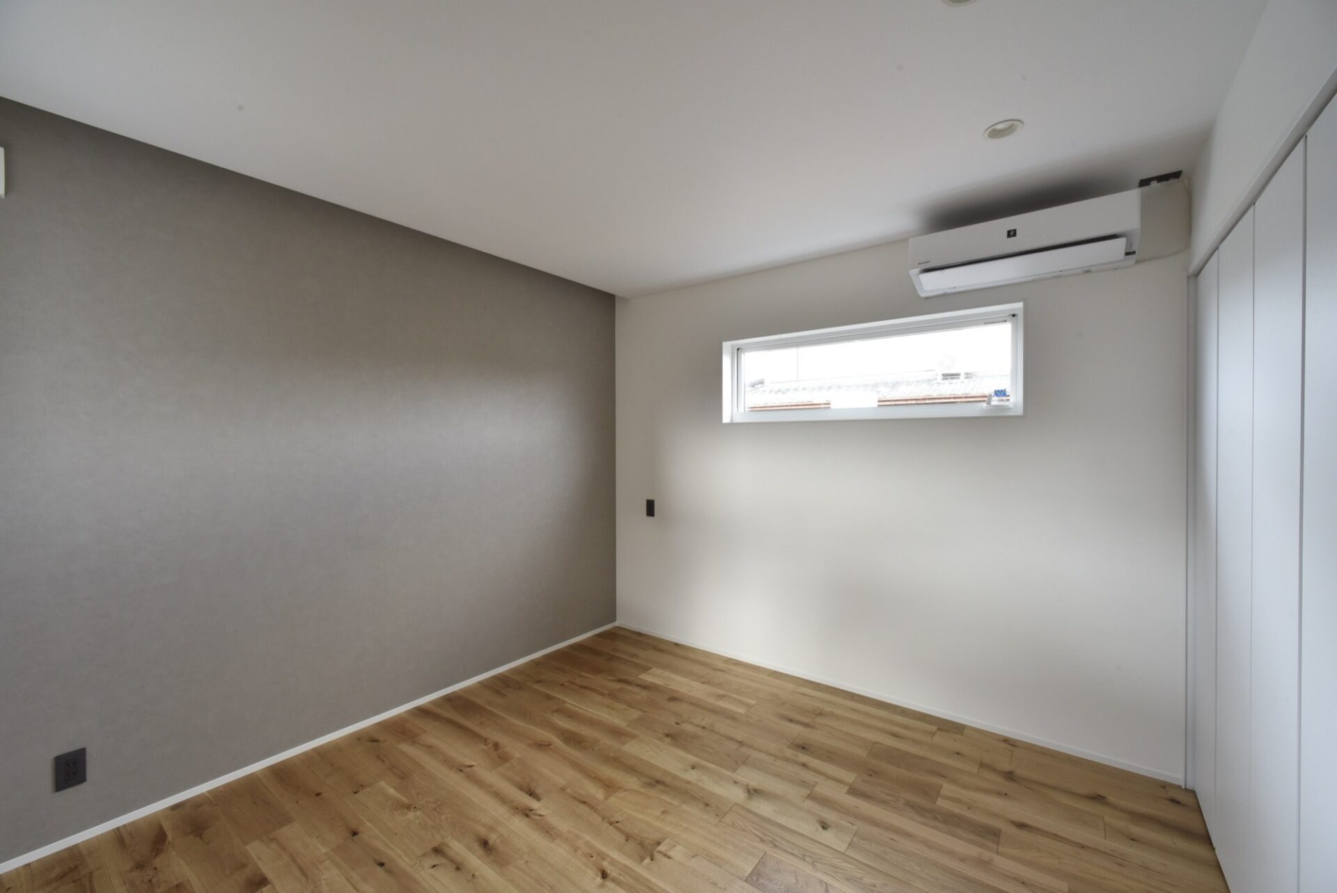 カバードポーチのある平屋の住まい