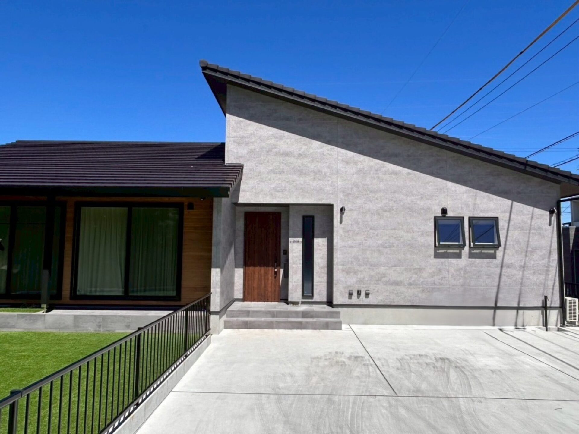 勾配天井で開放感に満ちた平屋の住まい