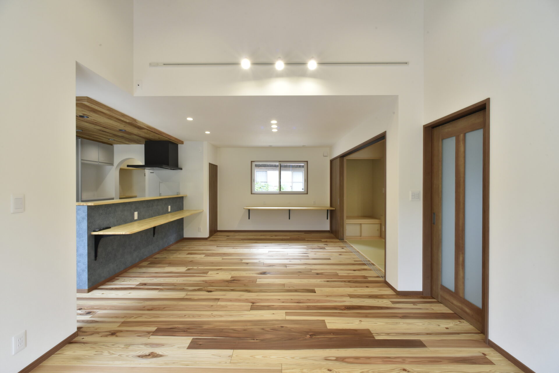 薪ストーブのある和モダンな平屋