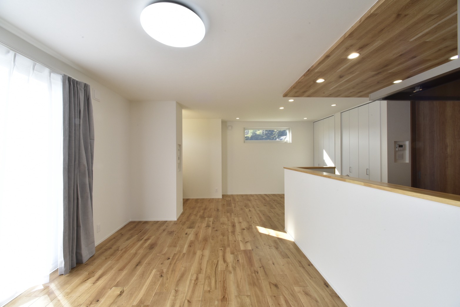 暮らしやすいシンプルモダンの２階建て