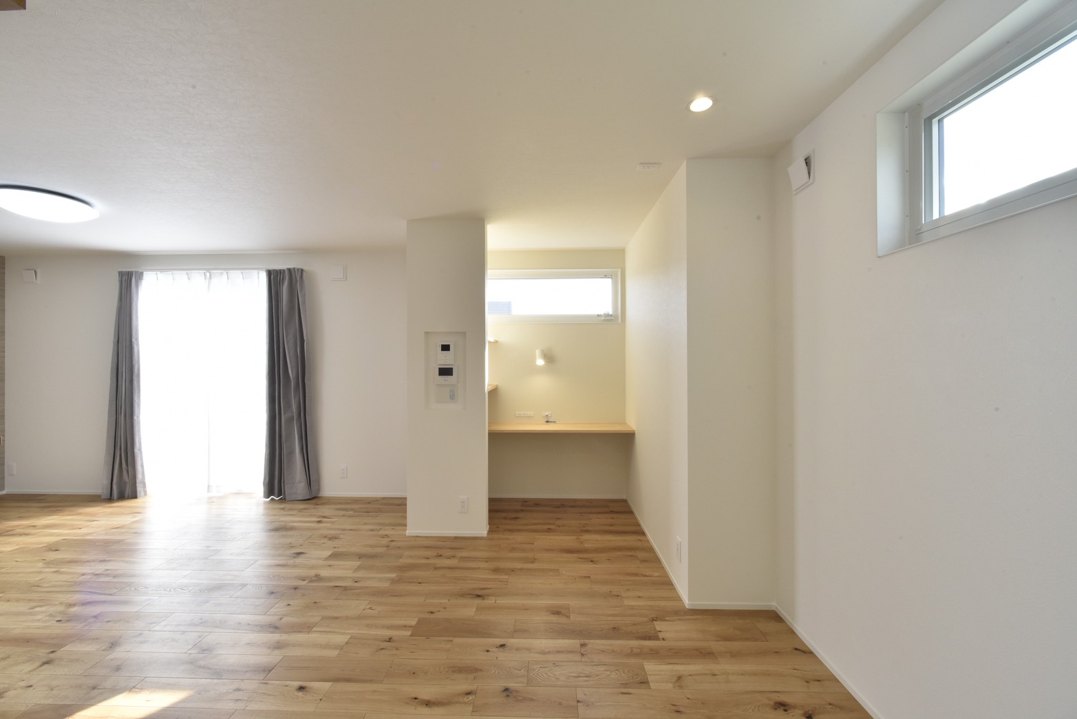 暮らしやすいシンプルモダンの２階建て