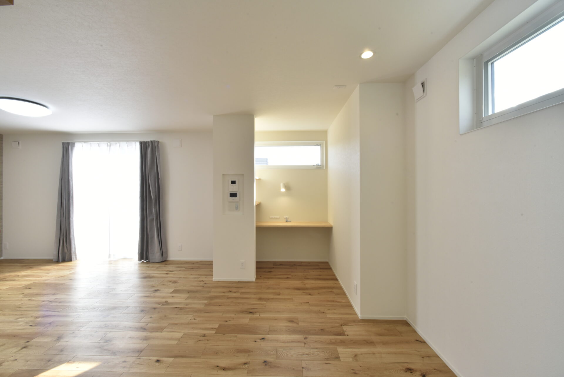 暮らしやすいシンプルモダンの２階建て