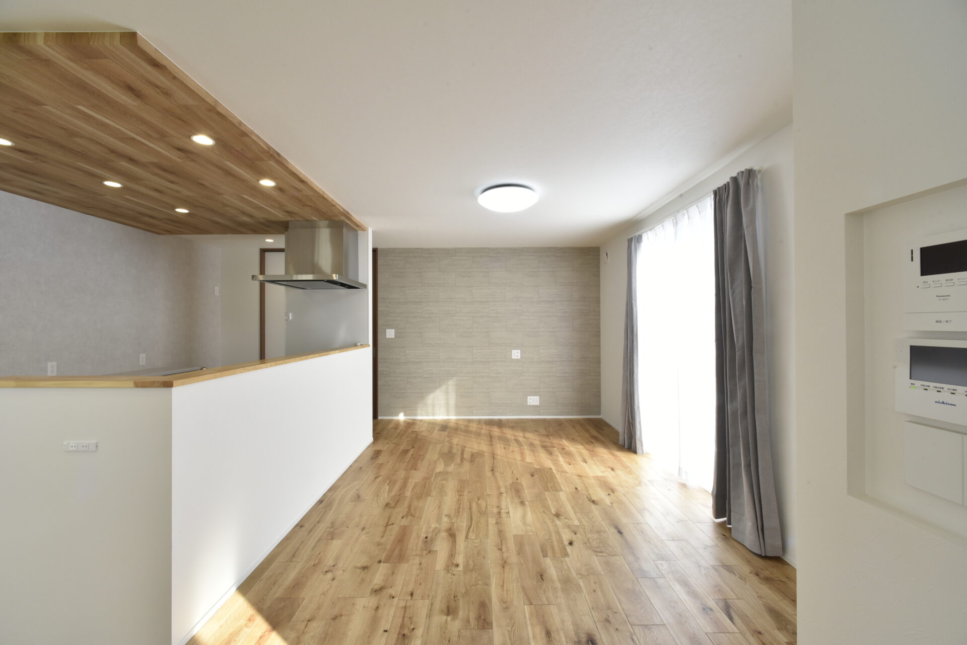 暮らしやすいシンプルモダンの２階建て