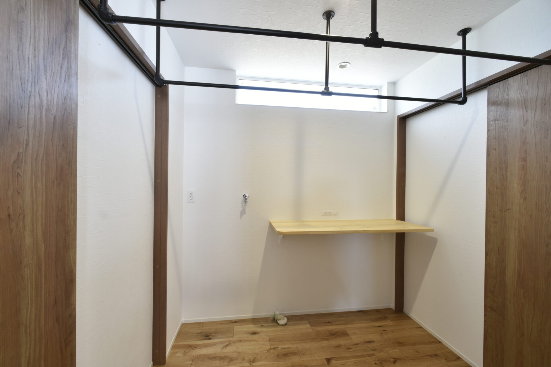 暮らしやすいシンプルモダンの２階建て