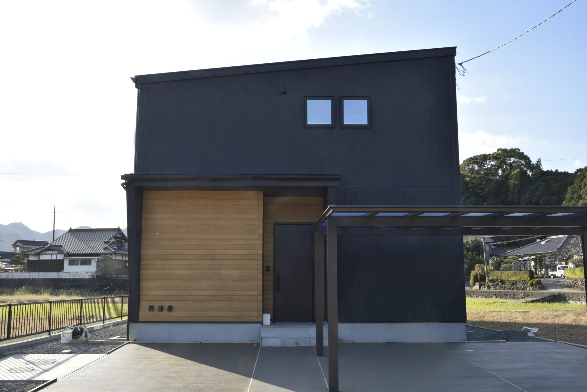 暮らしやすいシンプルモダンの２階建て