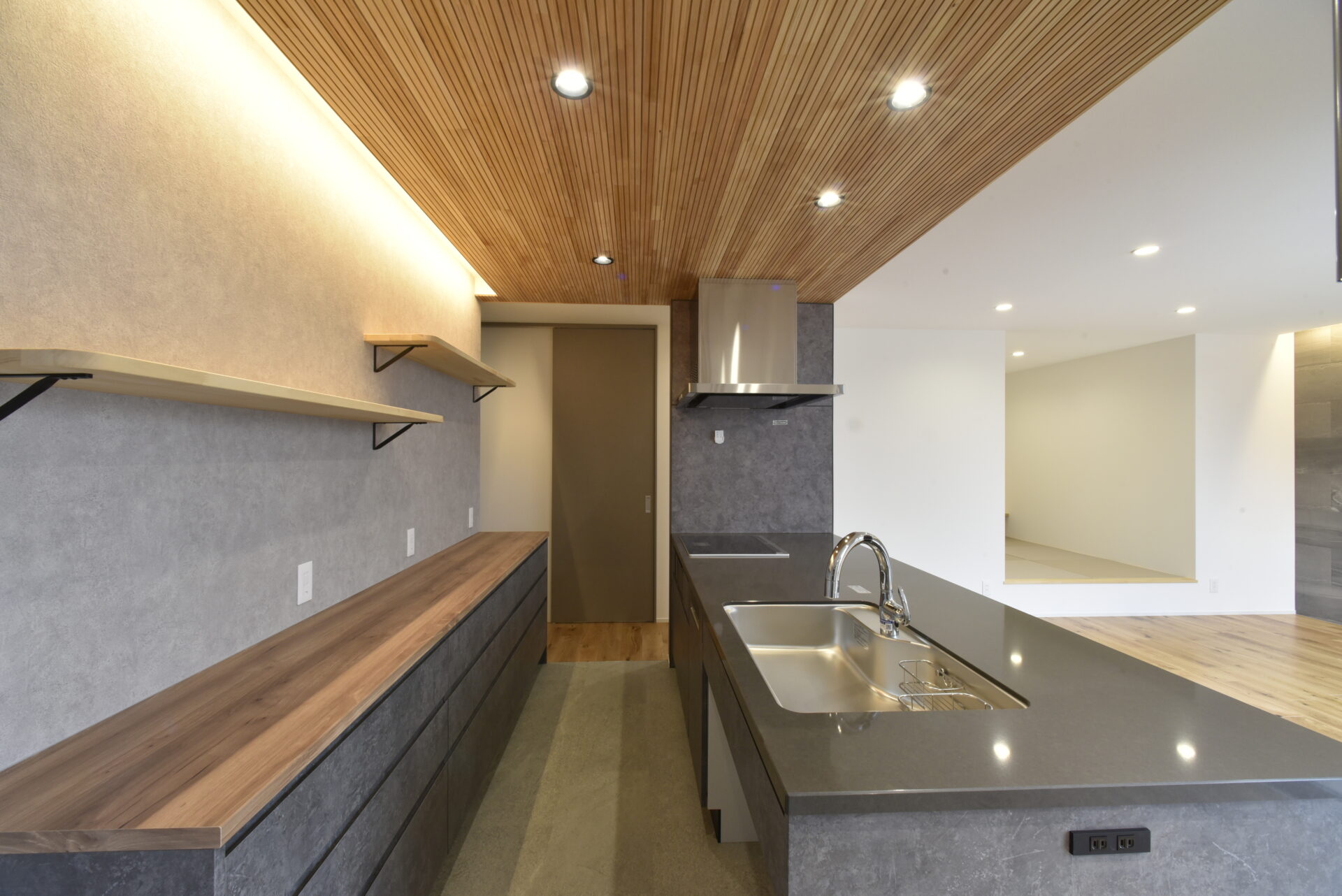 スタイリッシュなシンプルモダンの平屋