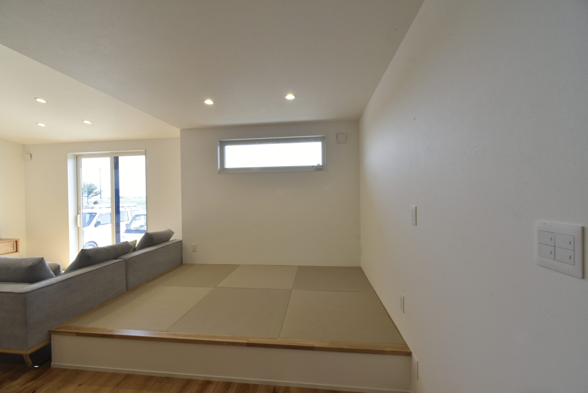 快適動線とたっぷり収納のシンプルモダンな平屋