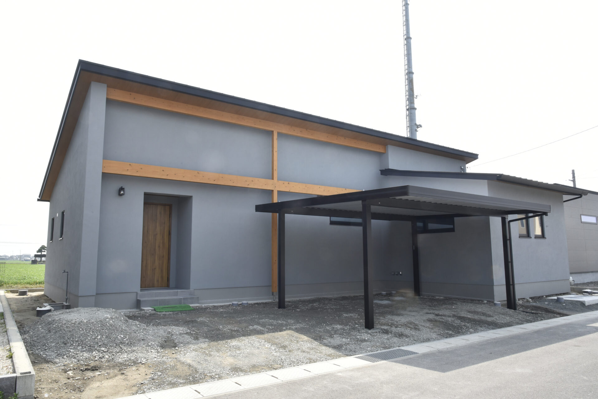 ダブル断熱で心地よさを極めた、シンプルモダンの平屋