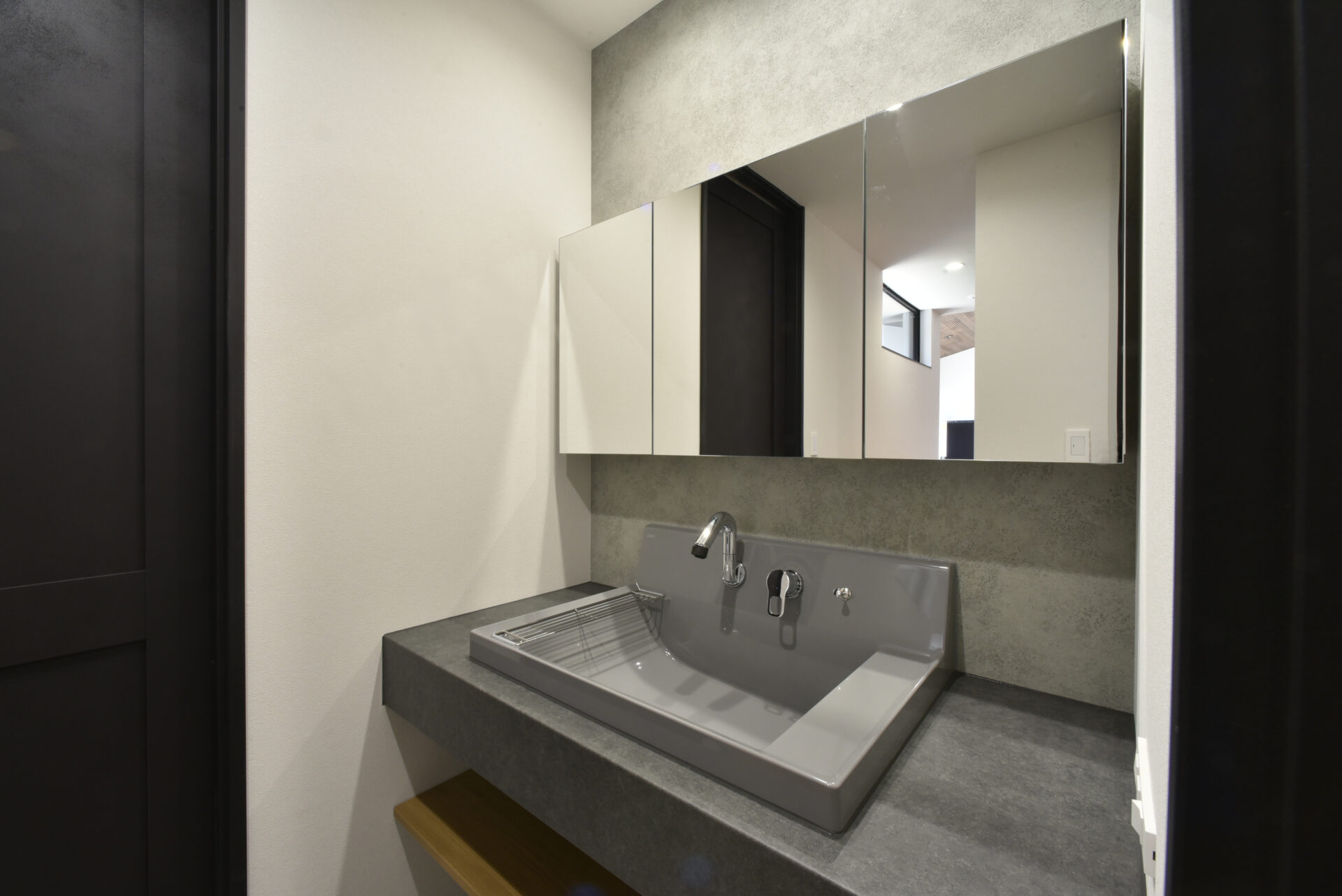 ダブル断熱で心地よさを極めた、シンプルモダンの平屋