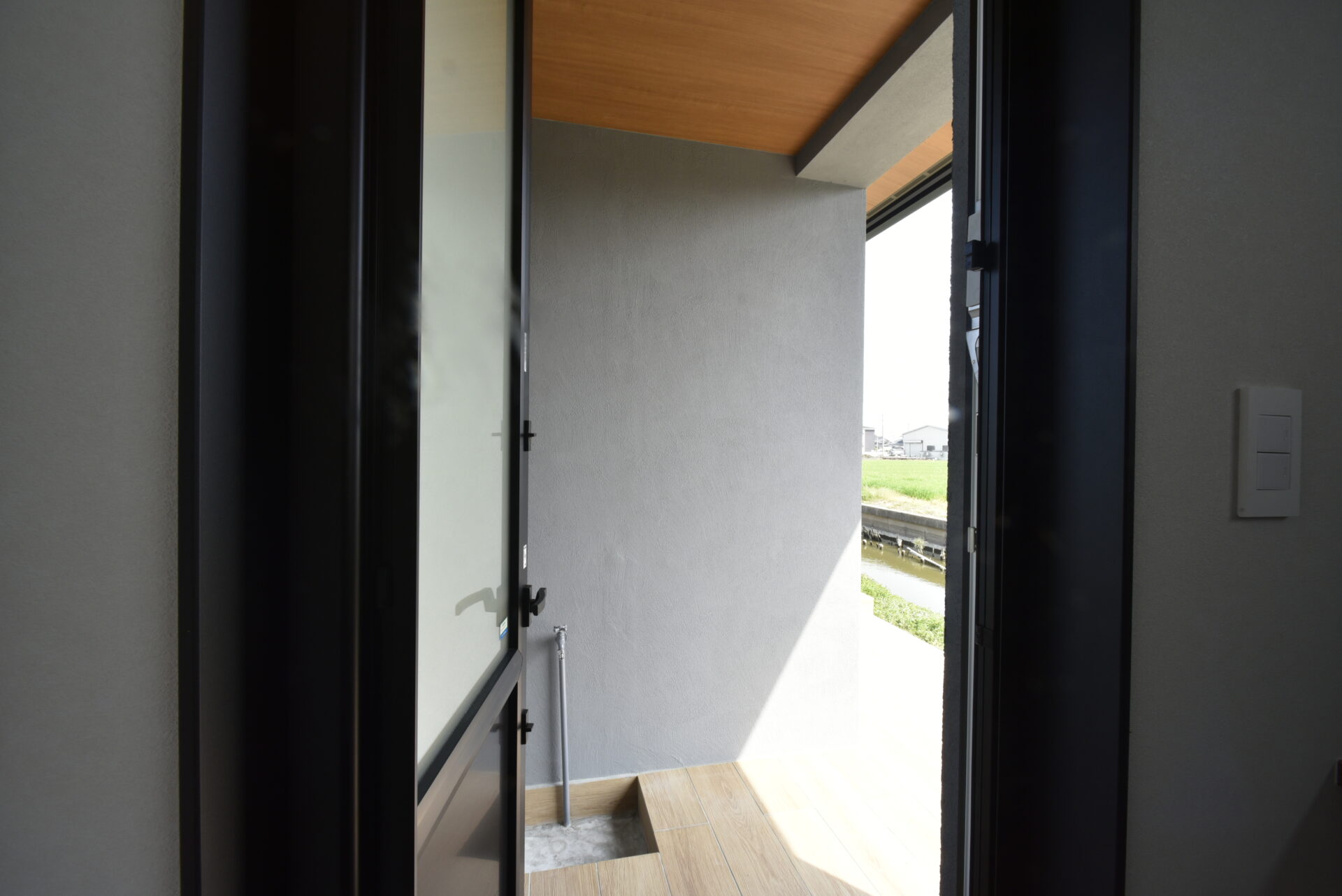 ダブル断熱で心地よさを極めた、シンプルモダンの平屋