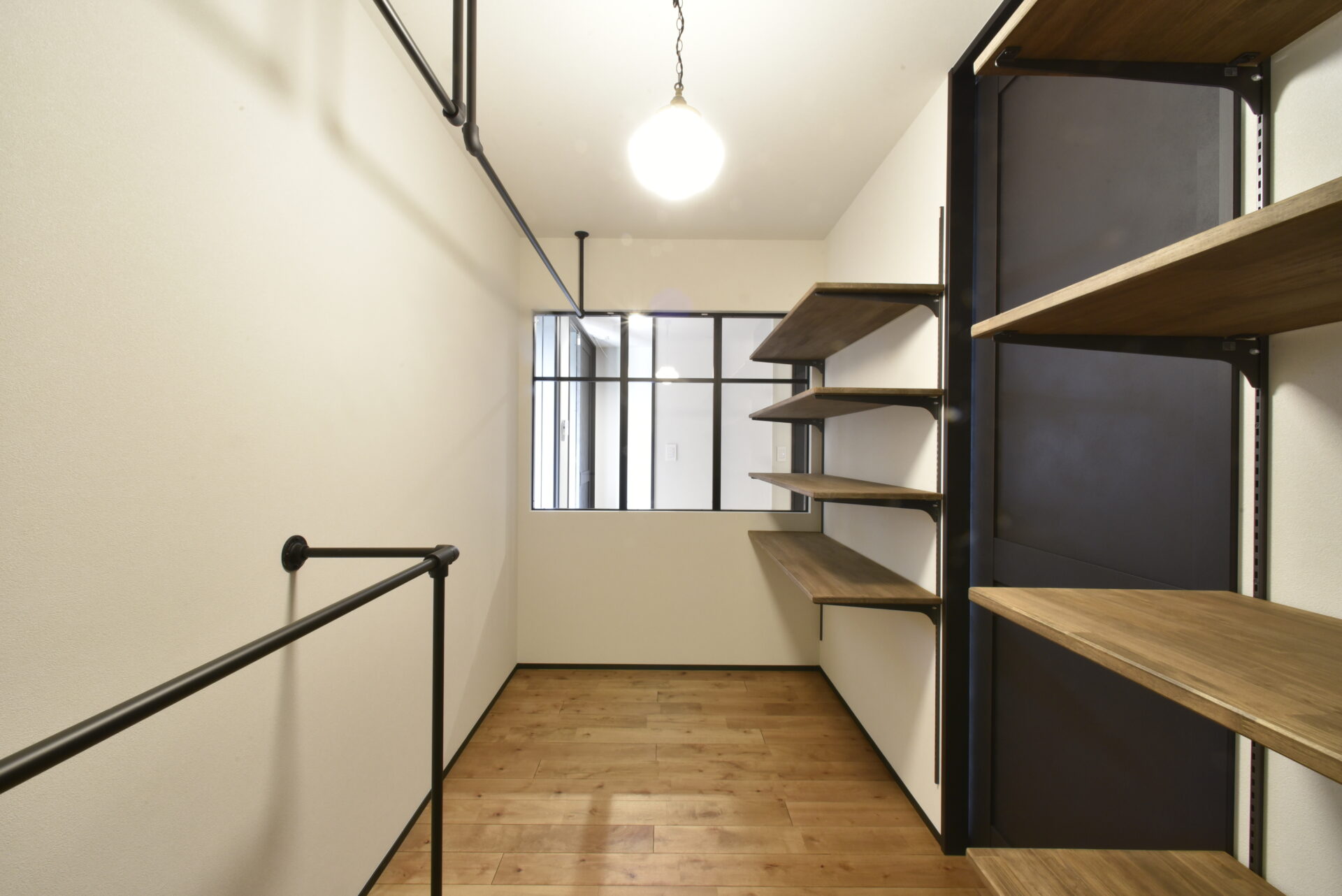 ダブル断熱で心地よさを極めた、シンプルモダンの平屋