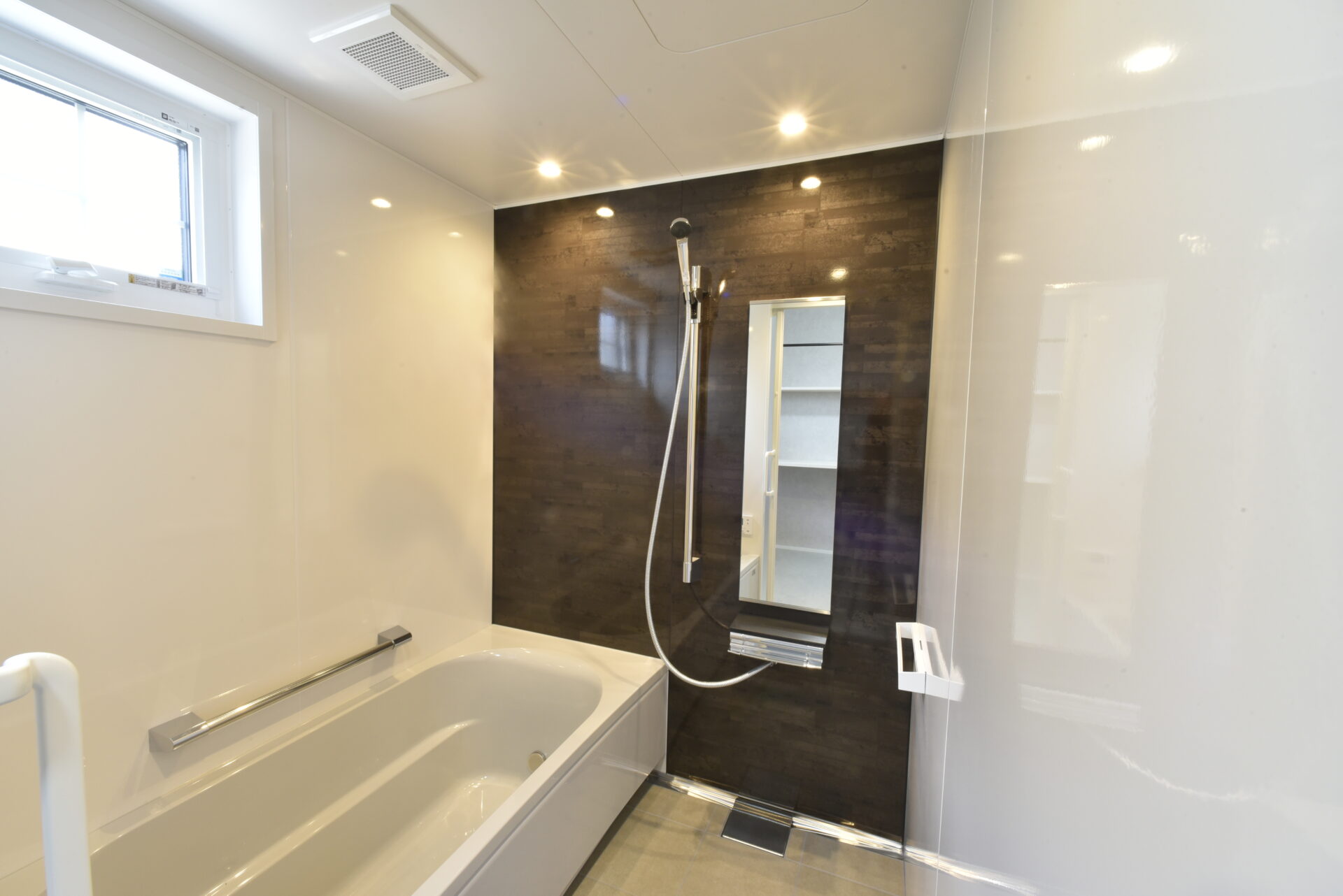 レンガの質感が映える、中庭を楽しむ平屋の住まい