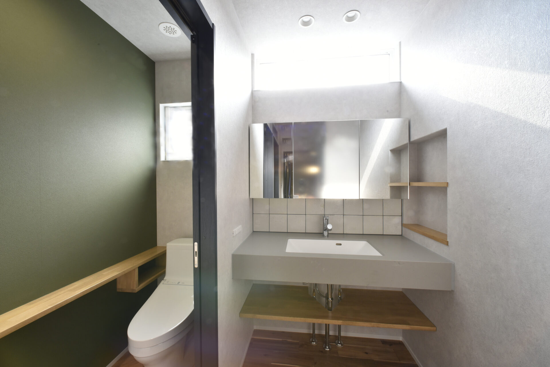 レンガの質感が映える、中庭を楽しむ平屋の住まい