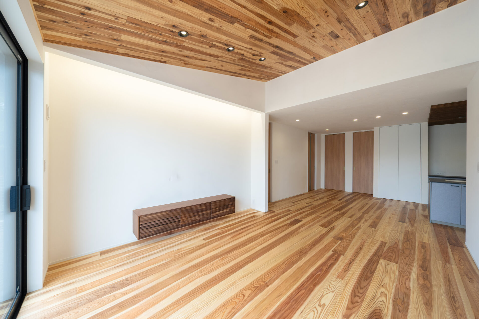 自然素材に囲まれた居心地のいい平屋
