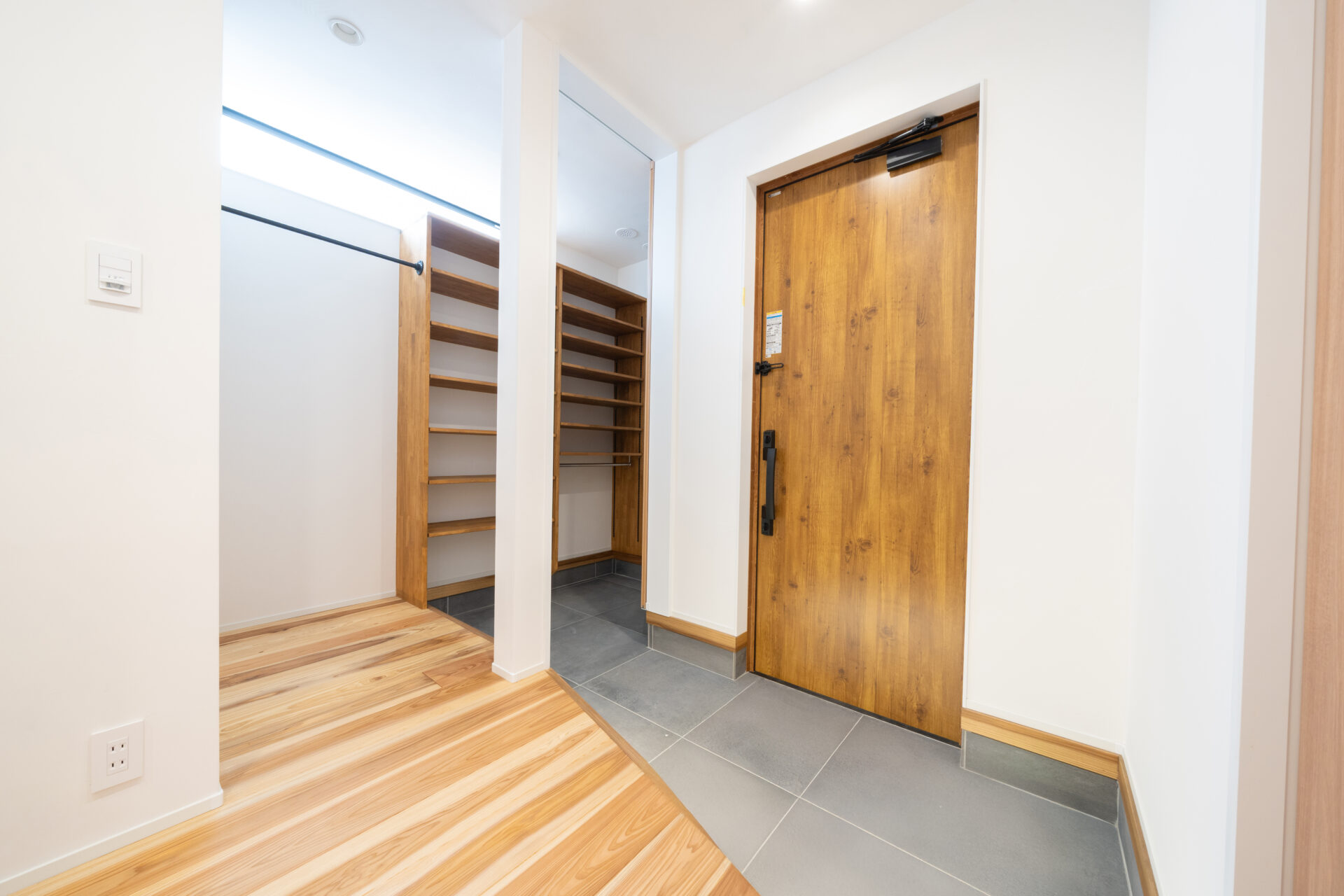 自然素材に囲まれた居心地のいい平屋